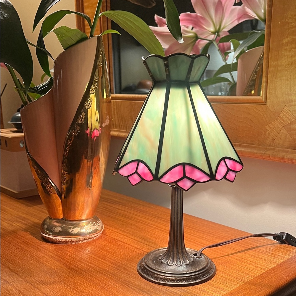 *SOLD* Vintage Tiffany style Stained Glass side table lamp